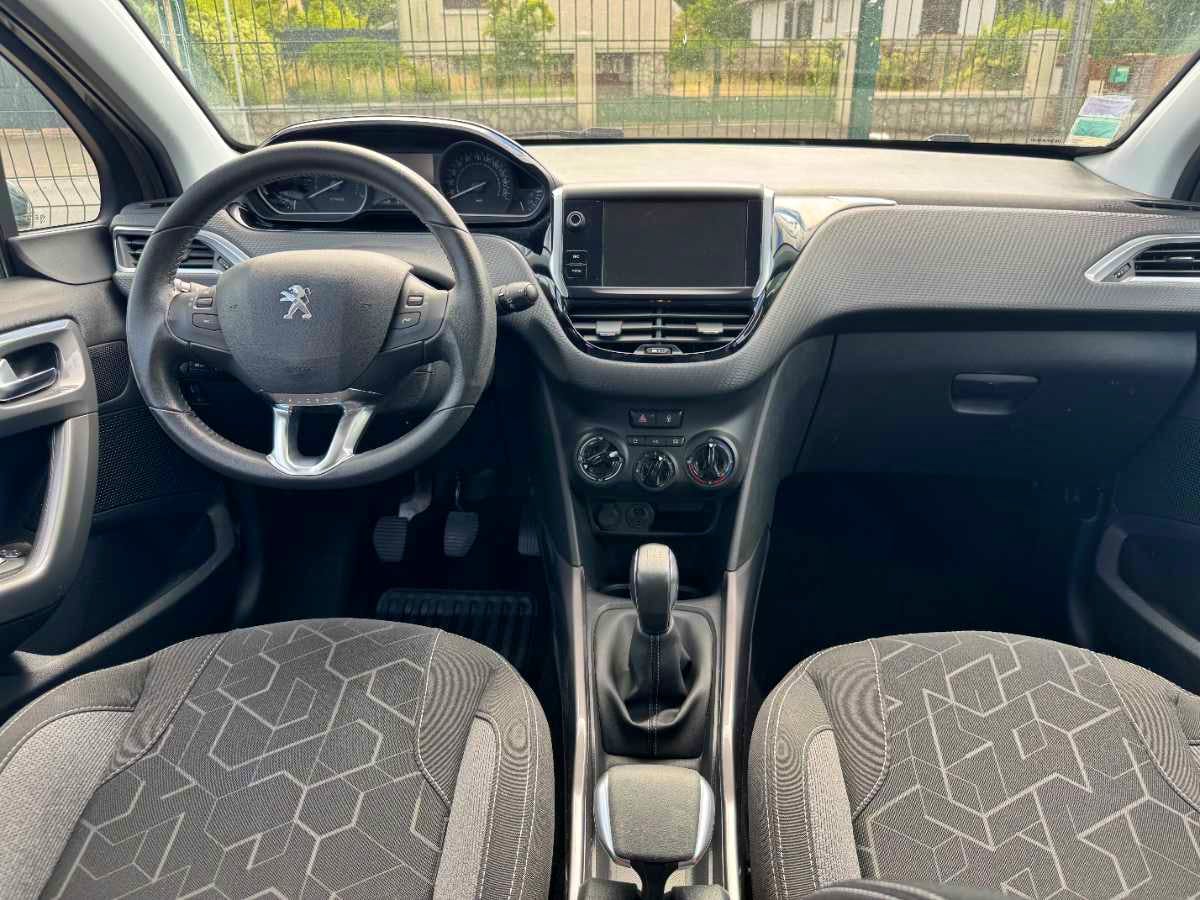 Peugeot 2008  STYLE 1.2 PURETECH 110CH occasion - Photo 6