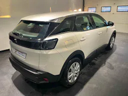 Peugeot 3008 1.5 BHDI 130 S&S EAT8 ACTIVE occasion - Photo 4