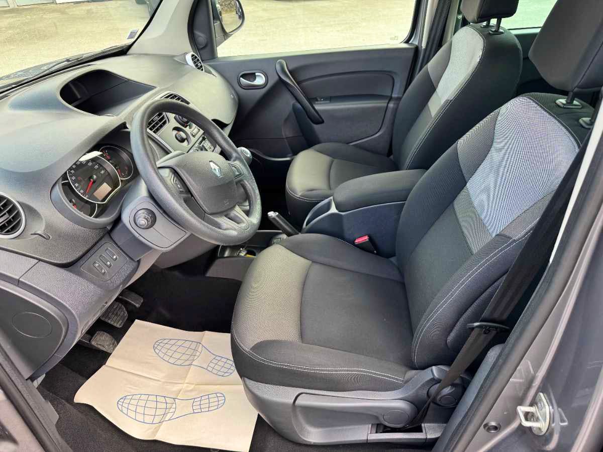 Renault Kangoo  BLUE DCI 115CV BUSINESS occasion - Photo 8