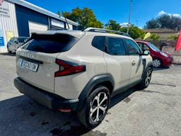 Dacia Duster DUSTER III HYBRID 140 2WD occasion - Photo 4