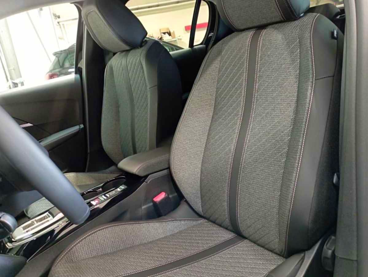 Peugeot 208  Hybrid 100 e-DCS6 Allure occasion - Photo 6