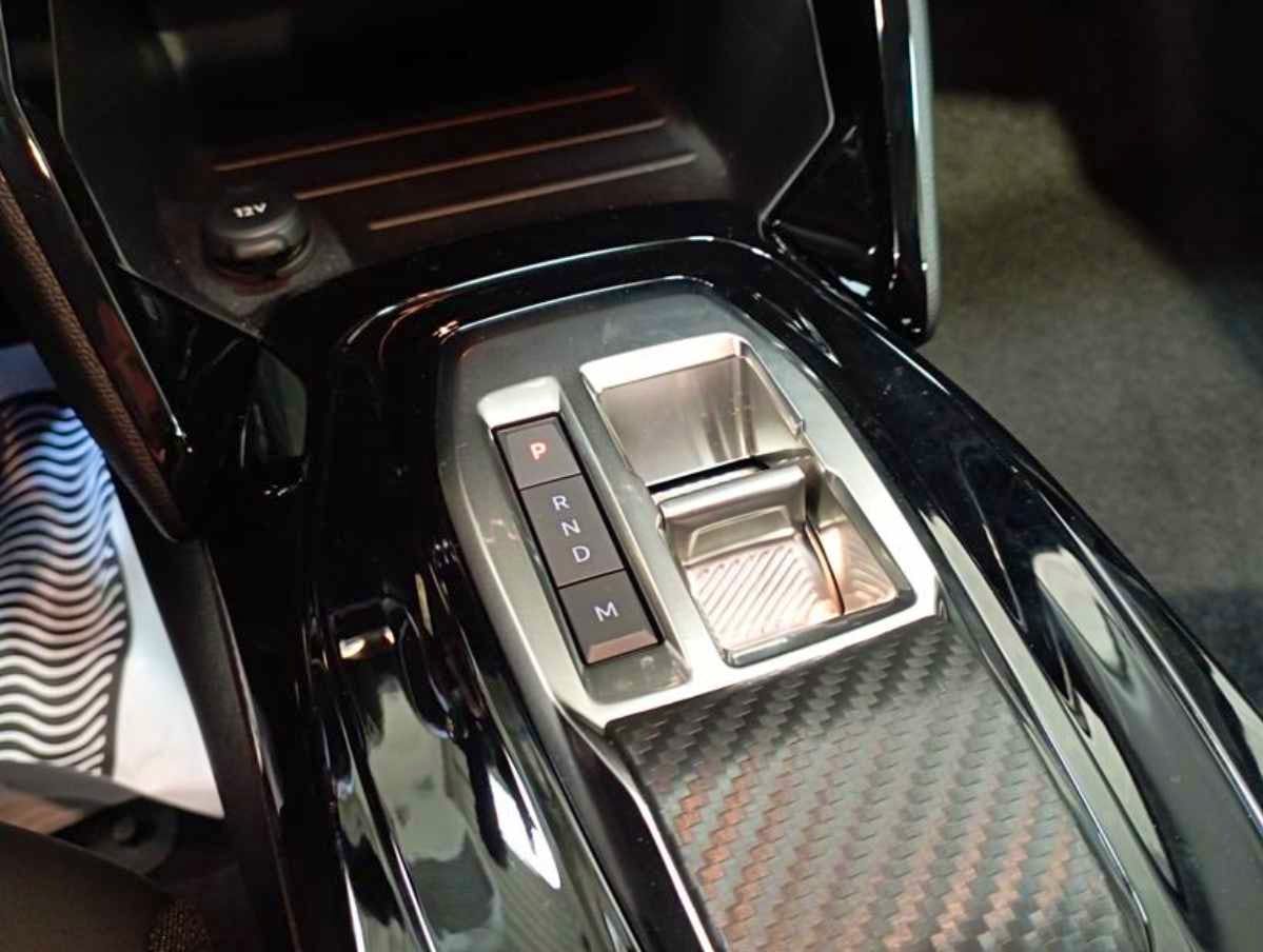 Peugeot 208  Hybrid 100 e-DCS6 Allure occasion - Photo 9