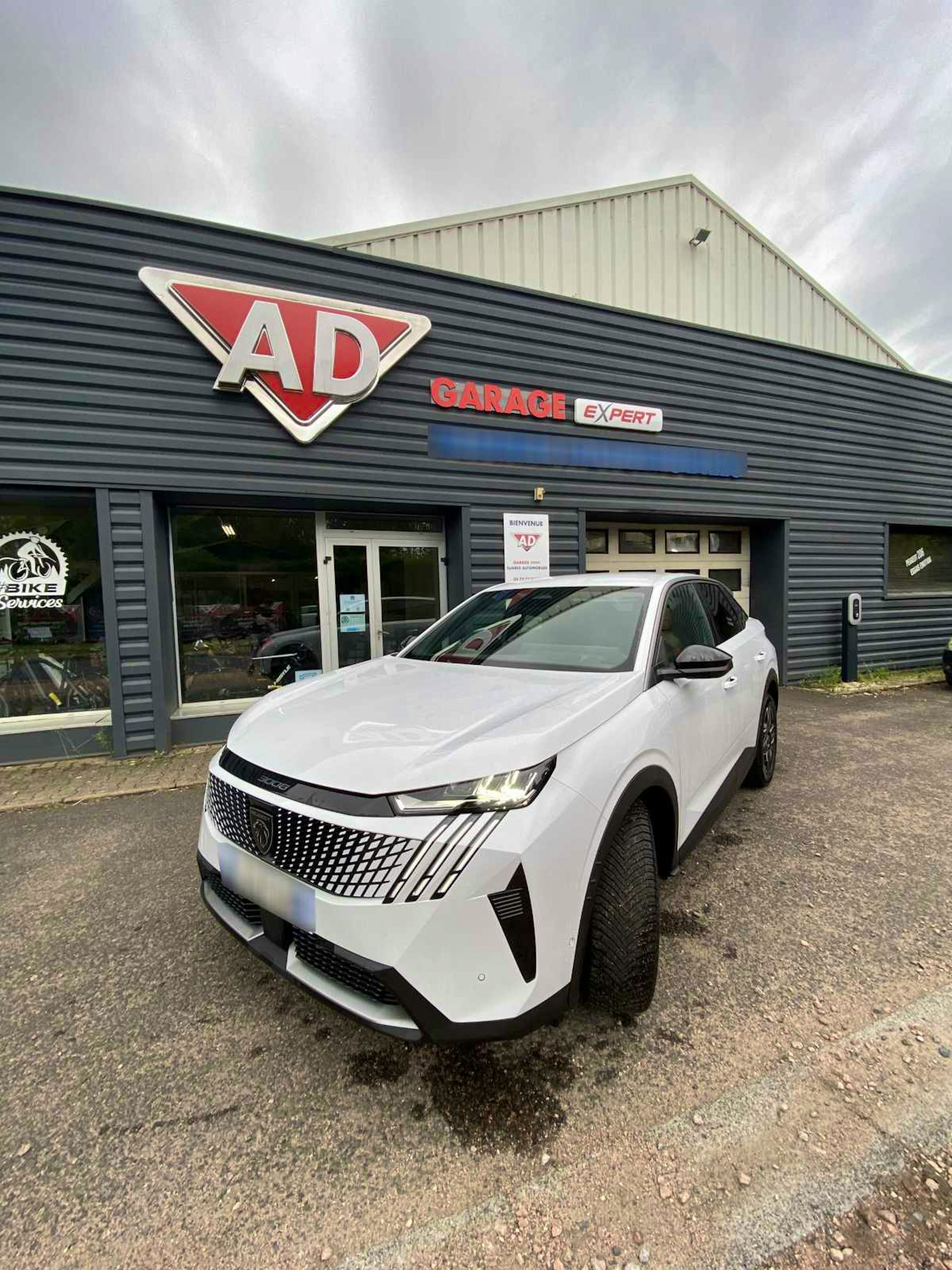 Peugeot 3008 1.2 HYBRID 145 E-DCS6 ALLURE occasion