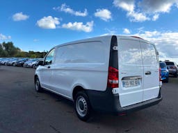 Mercedes Benz Vito  FOURGON FIRST 114 CDI LONG BVA RWD occasion - Photo 4