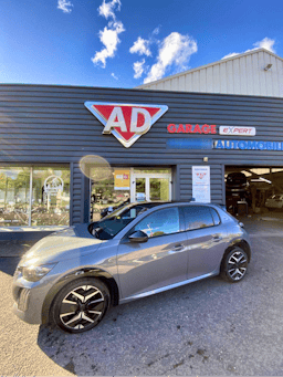 Peugeot 208 Hybrid 136 eDCS6 GT occasion - Photo 2