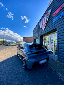 Peugeot 208 Hybrid 136 eDCS6 GT occasion - Photo 3