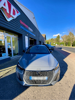 Peugeot 208 Hybrid 136 eDCS6 GT occasion - Photo 8