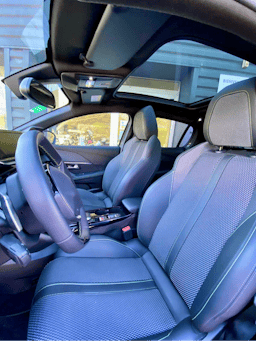 Peugeot 208 Hybrid 136 eDCS6 GT occasion - Photo 10