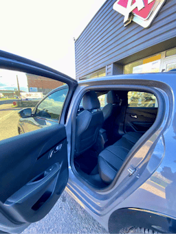 Peugeot 208  Hybrid 136 eDCS6 GT occasion - Photo 12