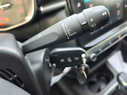 Citroën C3  CITROEN C3 1.2 BOITE AUTO 110CH SHINE occasion - Photo 13