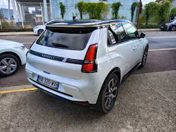 Renault R5  II E-TECH ELECTRIQUE 150 AUTONOMIE CONFORT ICONIC CINQ 52 KWH occasion - Photo 6