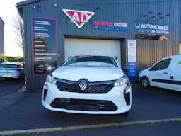 Renault Clio  1.5 dci 100 ch evolution occasion - Photo 7