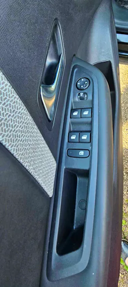 Citroën C4  C4 1.2 PURETECH 130CV EAT8 SHINE occasion - Photo 8