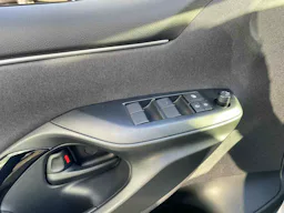 Toyota Yaris HYBRID DESIGN occasion - Photo 12