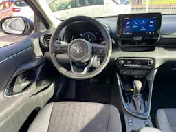 Toyota Yaris HYBRID DESIGN occasion - Photo 2