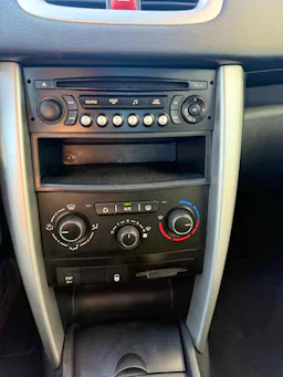 Peugeot 207  1.4 HDI 70 occasion - Photo 6