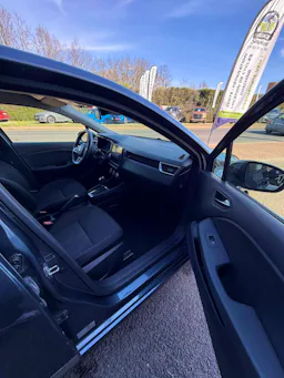 Renault Clio V Business E-TECH 140 VP occasion - Photo 17