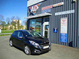 Peugeot 208 1.2 PURETECH 82 CV SIGNATURE occasion - Photo 1