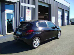 Peugeot 208  1.2 PURETECH 82 CV SIGNATURE occasion - Photo 4