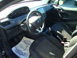 Peugeot 208  1.2 PURETECH 82 CV SIGNATURE occasion - Photo 5