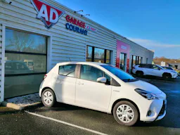 Toyota Yaris  100h Dynamic 5p occasion - Photo 1