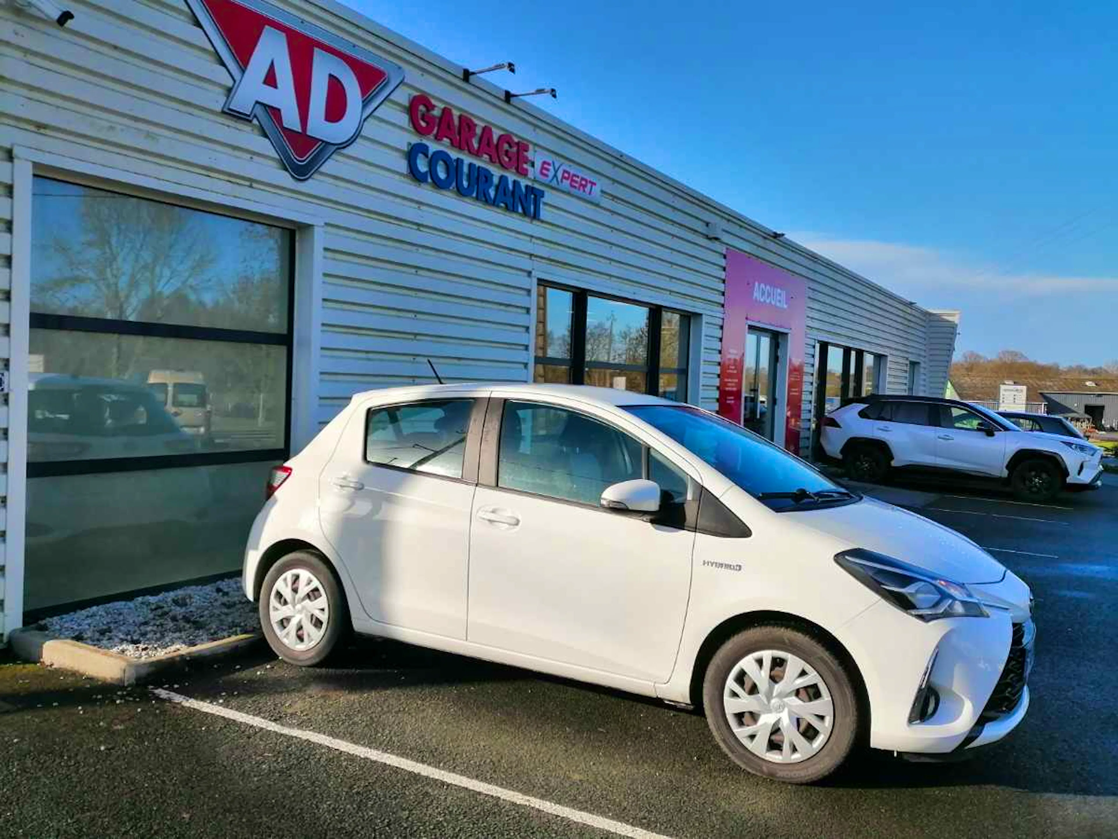 Toyota Yaris 100h Dynamic 5p occasion