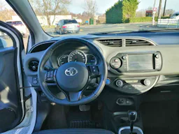 Toyota Yaris  100h Dynamic 5p occasion - Photo 5