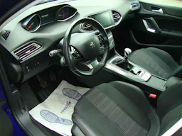 Peugeot 308  II 1.5 BLUEHDI 130 CV ALLURE occasion - Photo 5