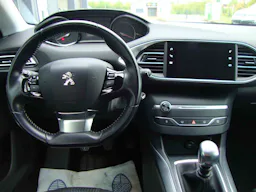 Peugeot 308 II 1.5 BLUEHDI 130 CV ALLURE occasion - Photo 10