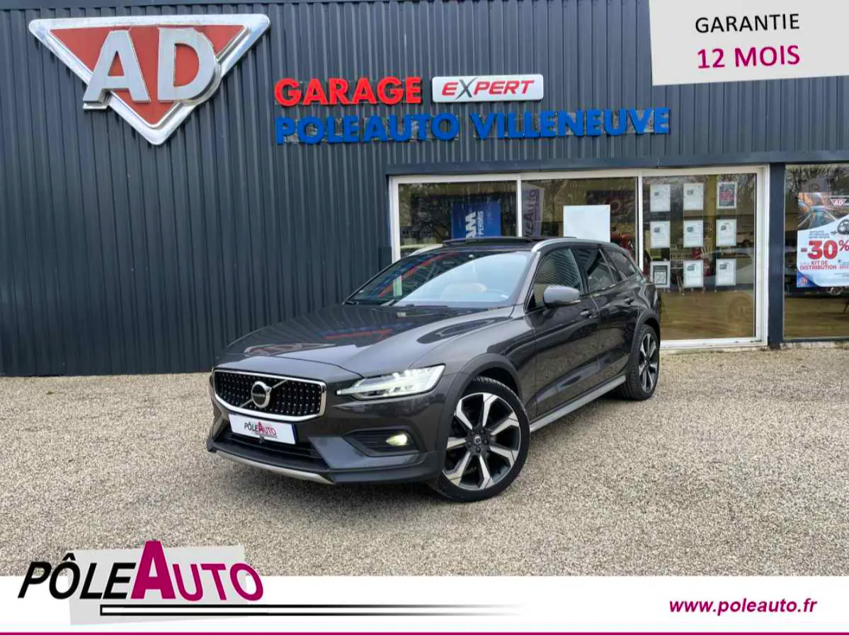 Volvo V60 B4 197ch CROSS COUNTRY PRO AWD BVA *TOIT OUVRANT*ATTELAGE ELECTRIQUE* occasion