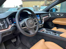 Volvo V60  B4 197ch CROSS COUNTRY PRO AWD BVA *TOIT OUVRANT*ATTELAGE ELECTRIQUE* occasion - Photo 2