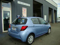 Toyota Yaris 1.5i VVT-i 100 Hybrid DYNAMIC occasion - Photo 4
