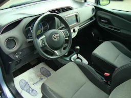 Toyota Yaris 1.5i VVT-i 100 Hybrid DYNAMIC occasion - Photo 5