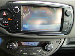 Toyota Yaris 1.5i VVT-i 100 Hybrid DYNAMIC occasion - Photo 12
