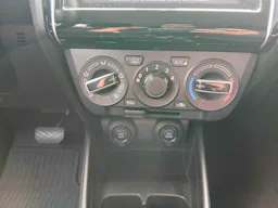 Suzuki Swift 1.2 Dualjet Hybrid PRIVILEGE CVT occasion - Photo 9