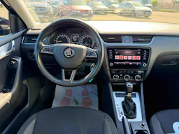 Skoda Octavia  Combi Business 2.0 TDI 150 ch SCR FAP DSG7 occasion - Photo 7