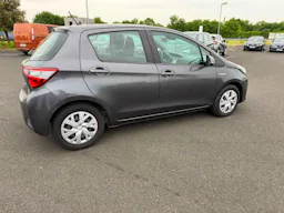 Toyota Yaris  Toyota Yaris 100h France 5p occasion - Photo 4
