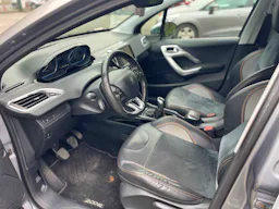 Peugeot 2008 1.2i Puretech occasion - Photo 9
