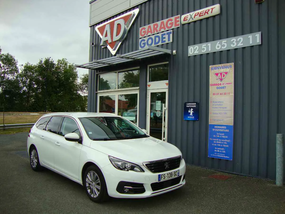 Peugeot 308 SW 1.2 PURETECH 110 CV ALLURE PACK occasion
