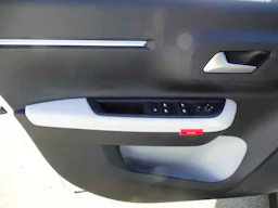 Citroën C3  CITROEN C3 PHASE 4 PLUS E-DCS6 HYBRID 110 EDC occasion - Photo 9