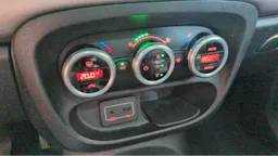Fiat 500L  1.6 MULTIJET 16V 120CH LOUNGE occasion - Photo 6