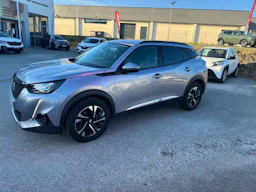 Peugeot 2008 BLUE HDI 100 CV ALLURE occasion - Photo 2