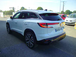 Renault Austral  1.2 E-TECH HYBRID 200 CV ICONIC occasion - Photo 3