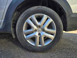 Dacia Jogger 1.0 TCE 110CH ESSENTIAL occasion - Photo 18