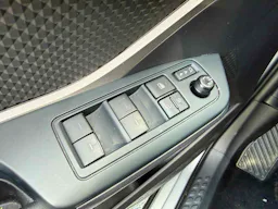 Toyota C-HR Dynamic business + programme beyond zero academy occasion - Photo 13