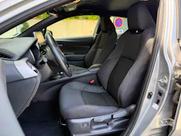 Toyota C-HR  Dynamic business + programme beyond zero academy occasion - Photo 3