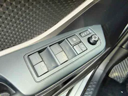 Toyota C-HR Dynamic business + programme beyond zero academy occasion - Photo 14
