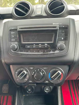 Suzuki Swift 1.2I DUALJET HYBRID 83CV occasion - Photo 6