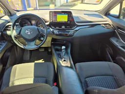 Toyota C-HR  C-HR 122H DYNAMIC BUSINESS 2WD E-CVT occasion - Photo 4