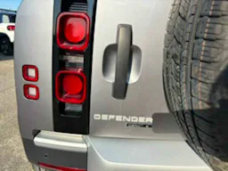 Land Rover Defender 2.0 D 240 CV S occasion - Photo 14